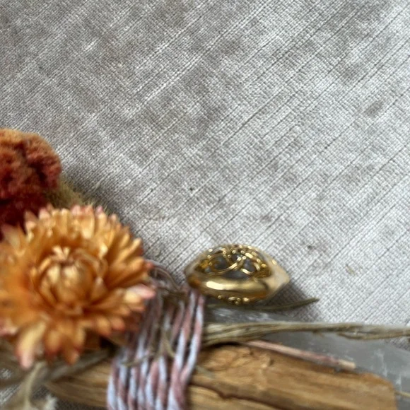 Auth John Hardy Solid Yellow And White Gold 18K Batu Glacier White Topaz Ring - Picture 4 of 7